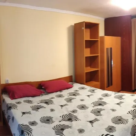 Lexington Apartment *