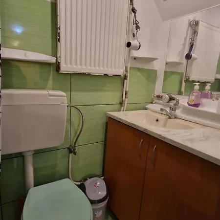 Lexington Apartment *