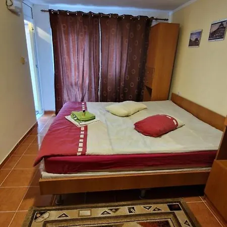 Lexington Apartment *